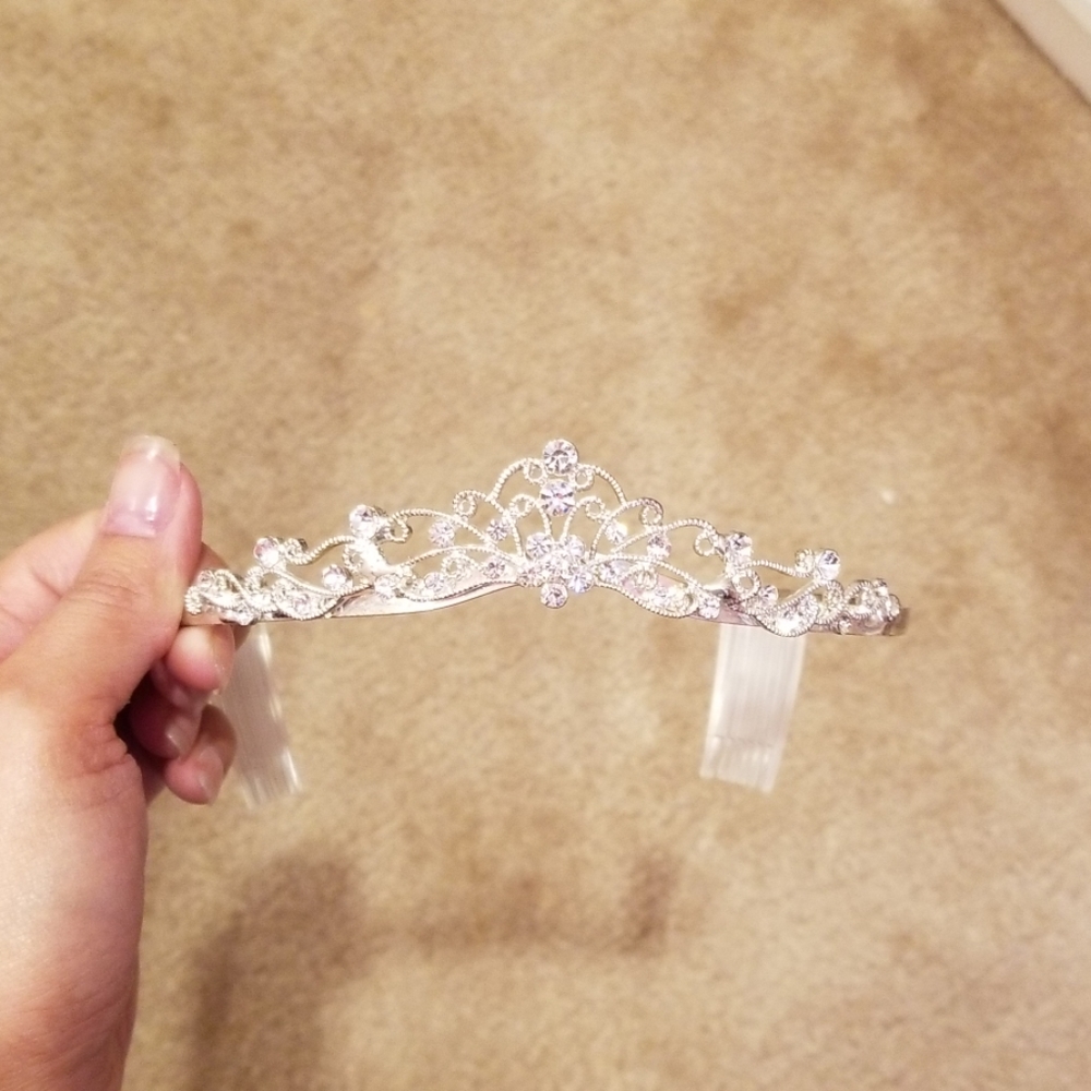 4 Tiaras